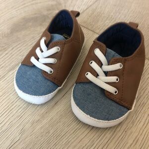 Carter’s Baby Shoes size 3-6 months NWOT